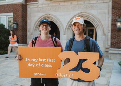UT Knoxville students with class of 23 signs